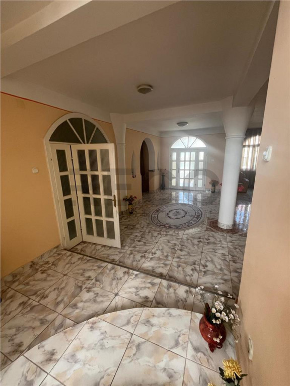 RECO Vila cu 1200 mp teren- Sanmartin-Beverly Hills