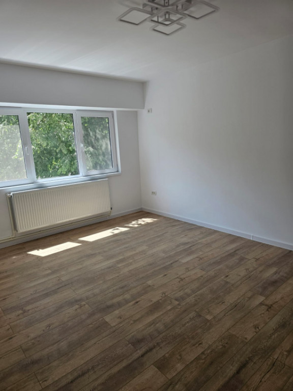 Apartament 3 camere zona Dacia