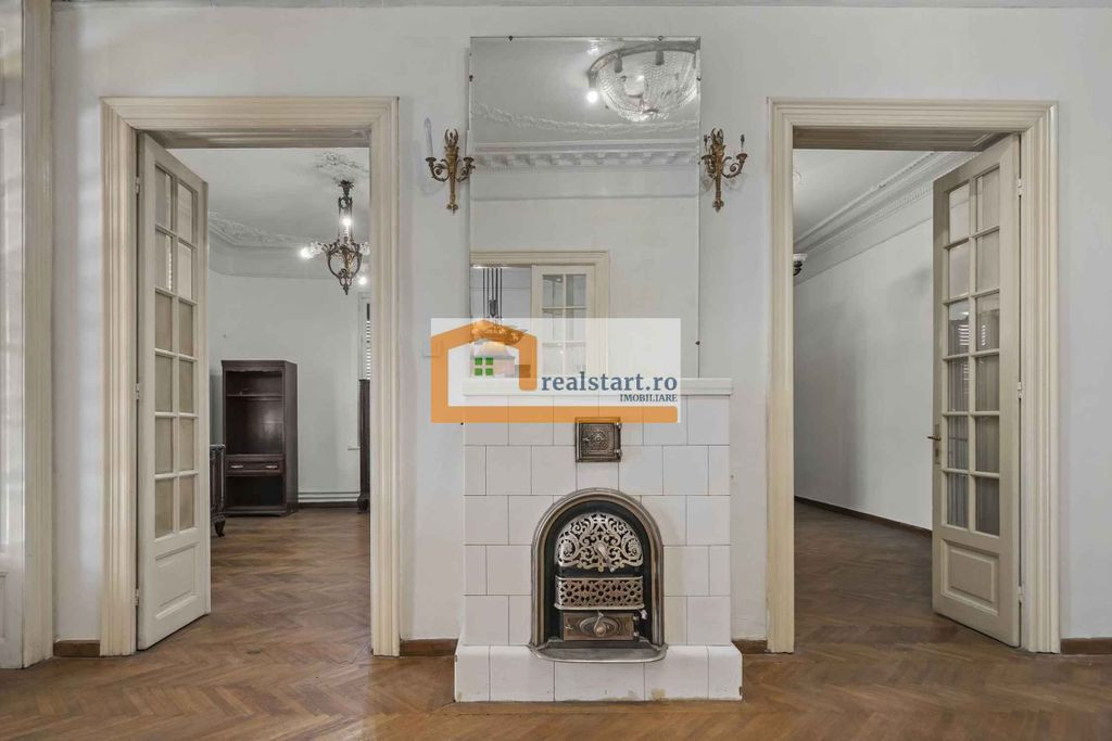 Cartierul Evreiesc, S+P+E+Pod, curte libera 300mp, ideal ...