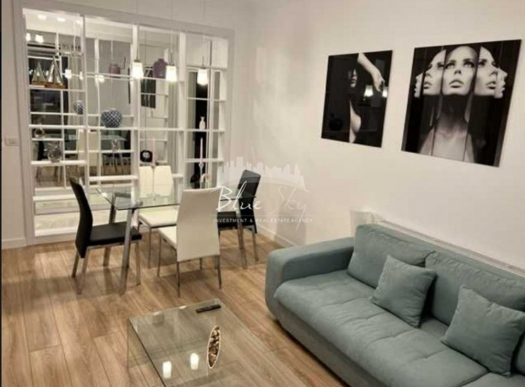 Apartament modern cu vedere panoramica - INEL 2 , loc de par