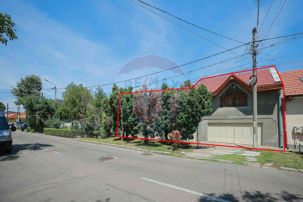 Casă cu 5 camere,489 mp teren de vânzare, în zona Ioș...