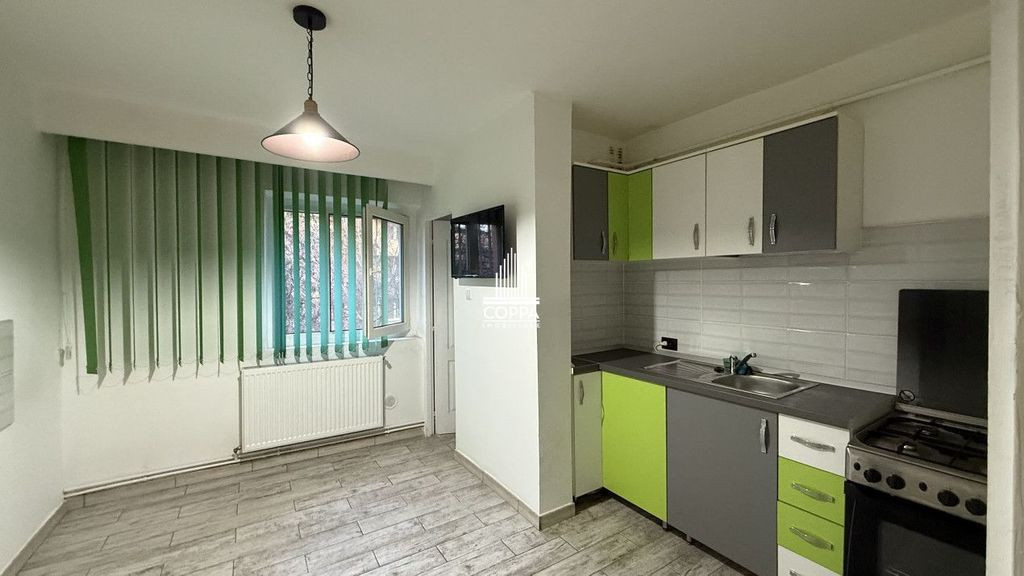 Apartaent 3 camere / Ultracentral Moldovei