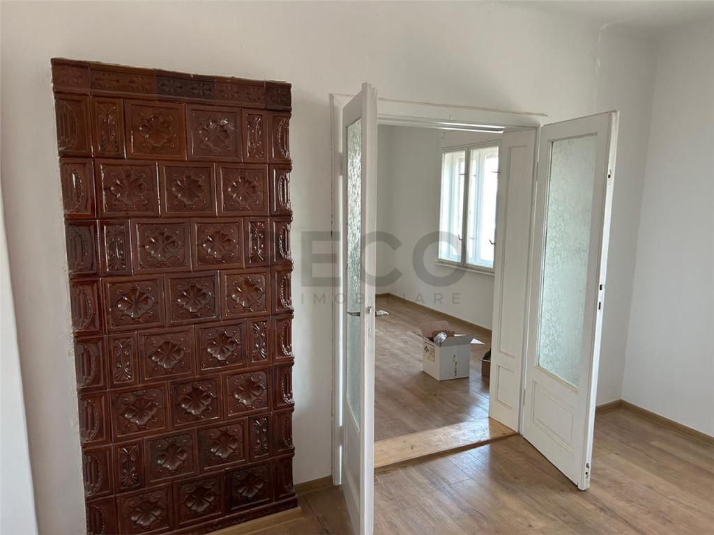 RECO Casa 5 camere cu etaj zona Episcopia