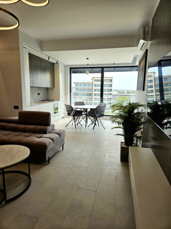 Apartament de închiriat – 2 camere, 85 mp, vedere la mare