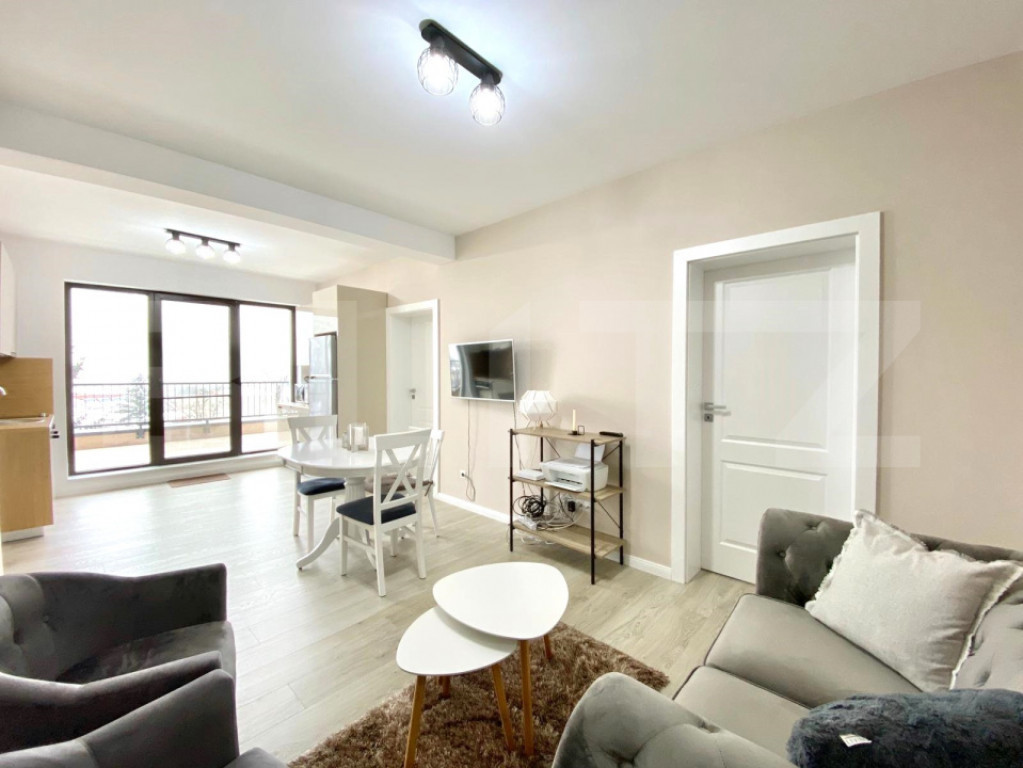 Apartament cu 3 camere, 68 mp, A.C, mobilat lux, terasa 30 m