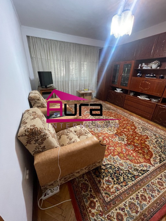 Inchiriez apartament 3 camere zona Victoriei