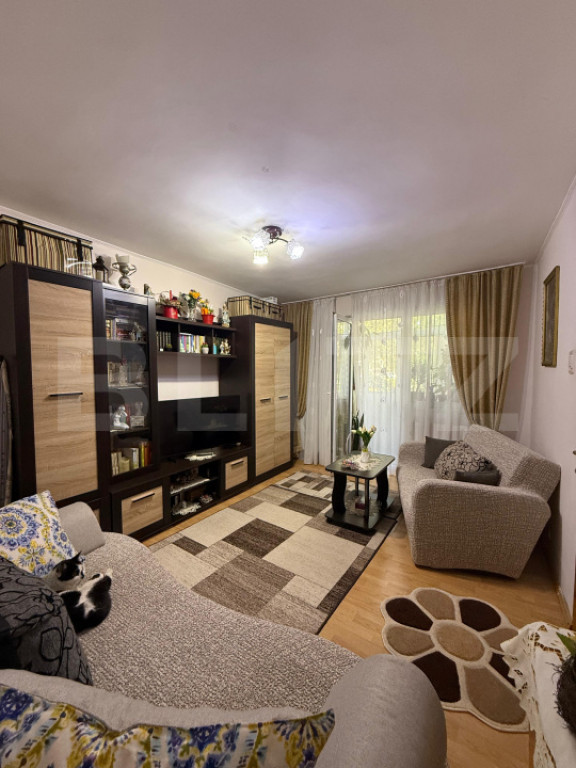 Apartament cu 2 camere, 38 mp, decomandat, zona Olari