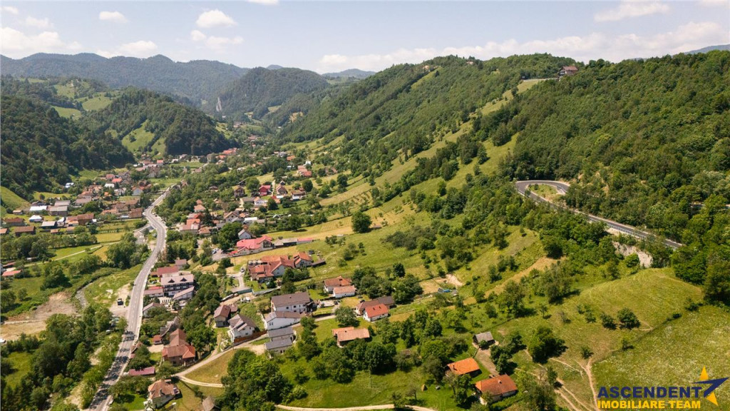 Deschidere spre crestele alpine documentatie turistica,4.40