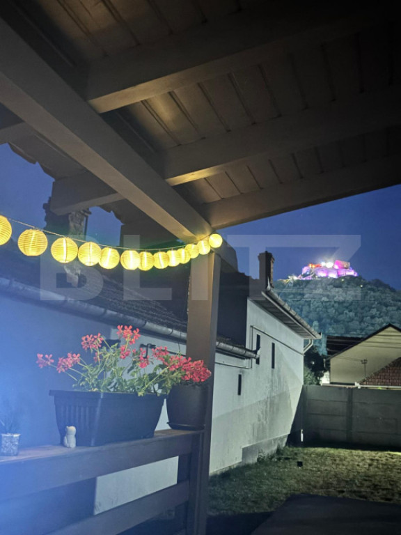 Jumatate de duplex cu 4 camere, 130 mp, in Deva