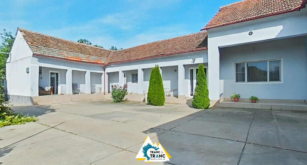 Casă spațioasă cu 4 camere de vânzare – Comuna Aluniș, județul Arad