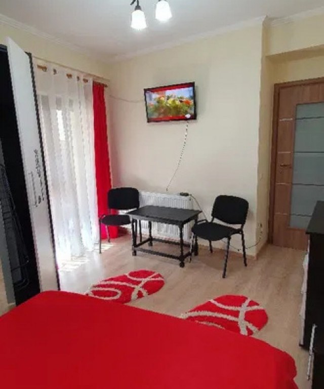 APARTAMENT 1 CAMERA, DECOMANDAT, PALAS