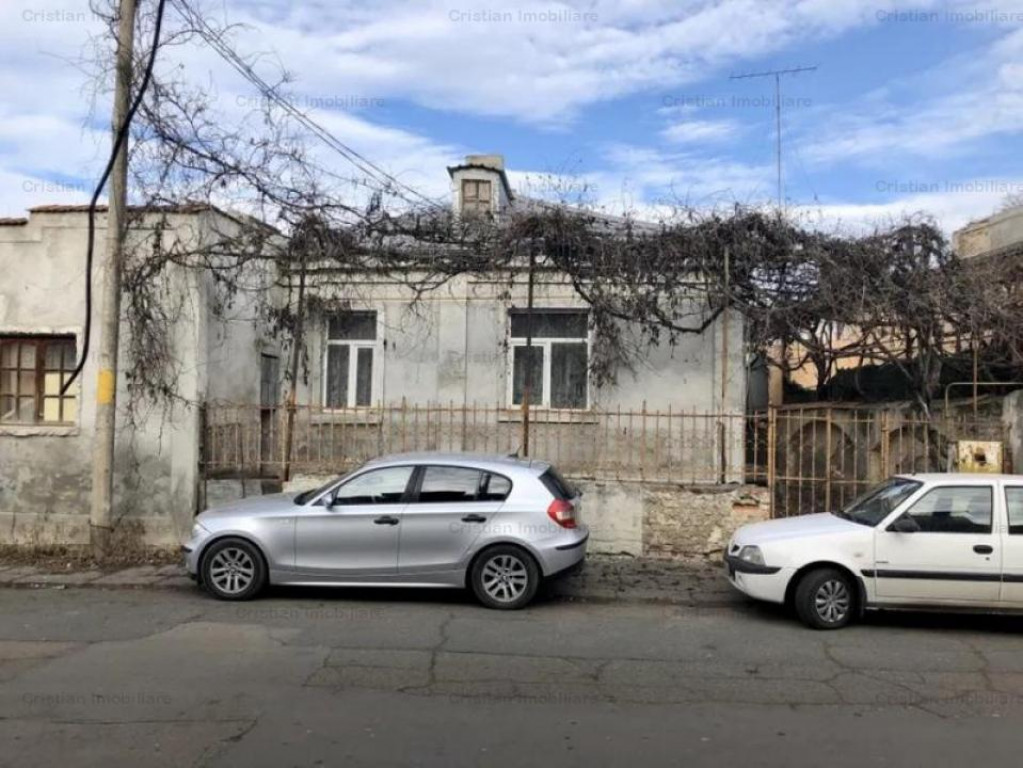 Casa batraneasca 5 camere teren=234mp Centru Istoric