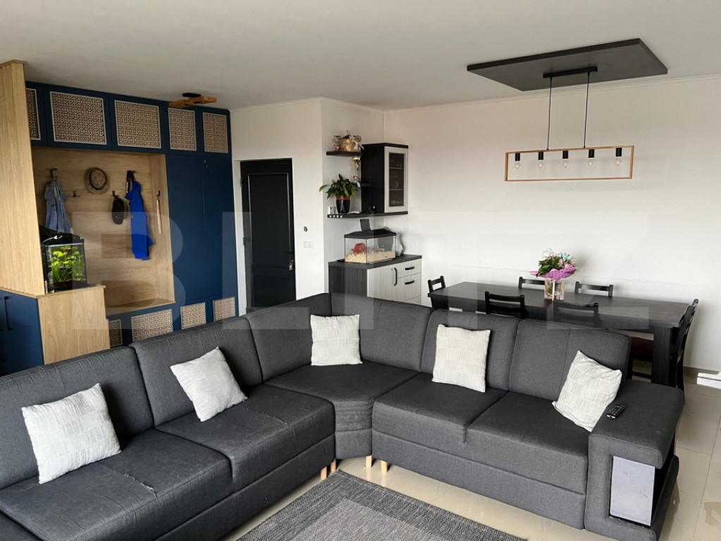 Apartament devanzare, decomandat cu 3 camere, 90 mp, zona Bu