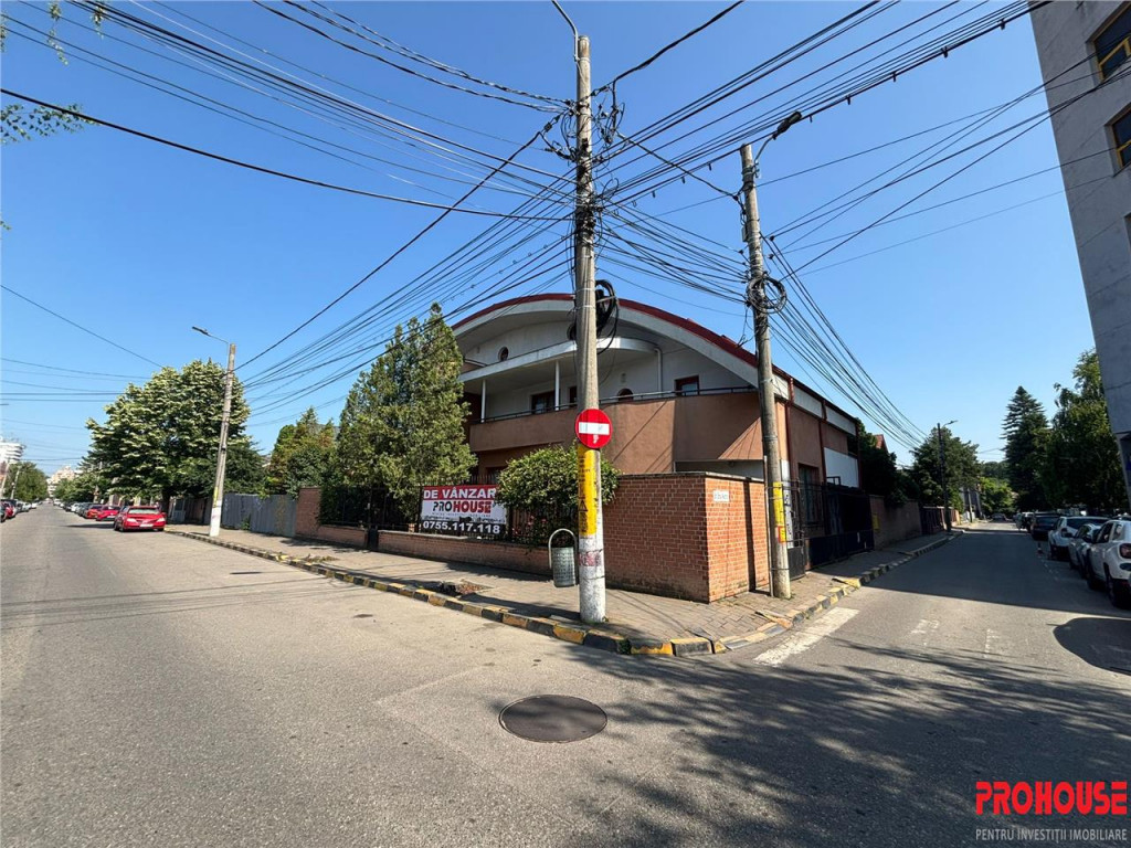 ULTRACENTRAL - Vila de inchiriat- teren 506mp