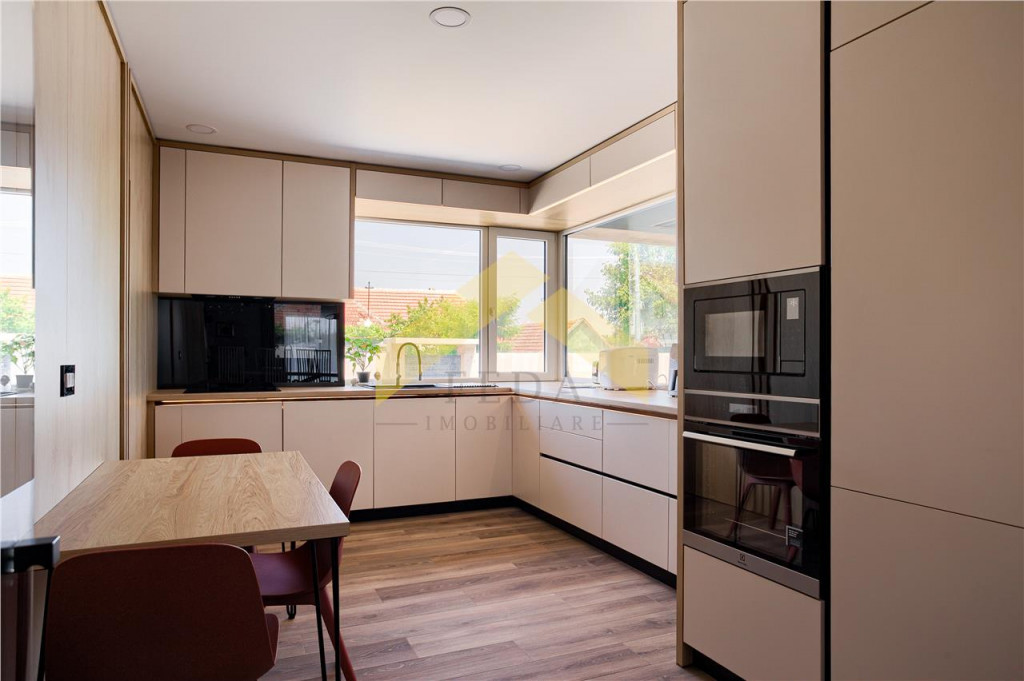 Casa noua la sol de in Livada