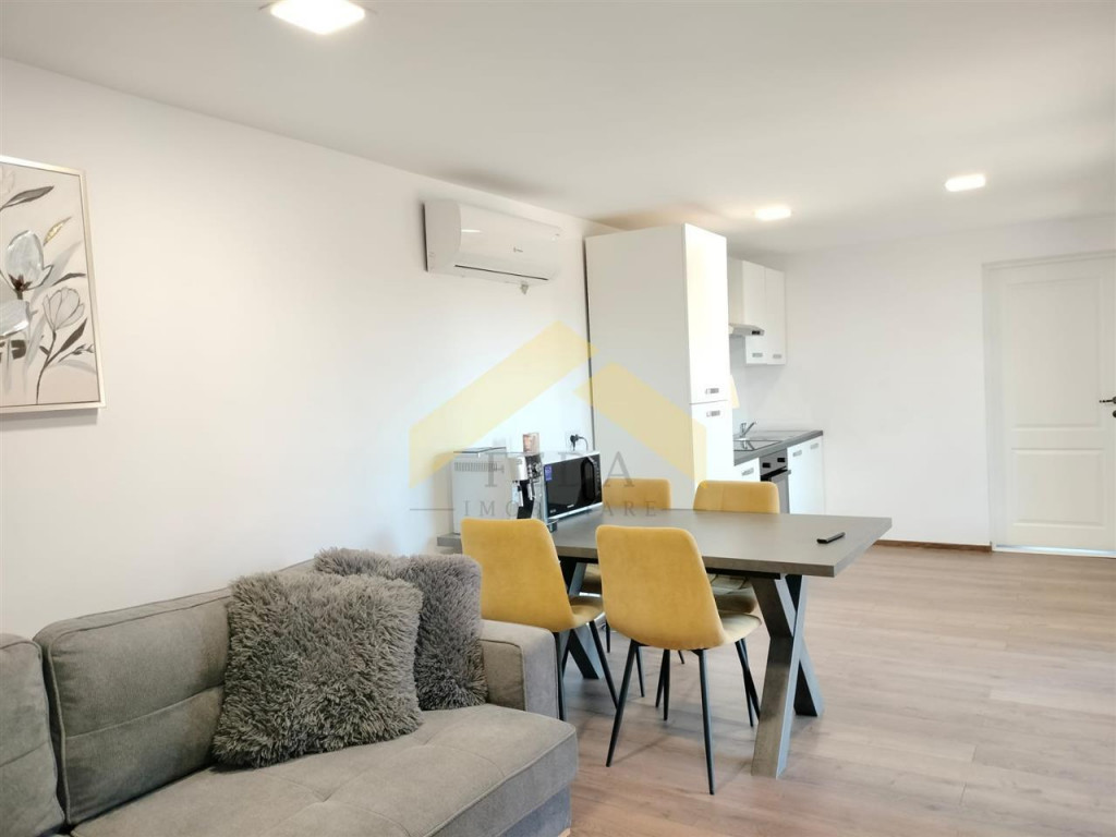 Casa cu trei camere din containere Frumuseni