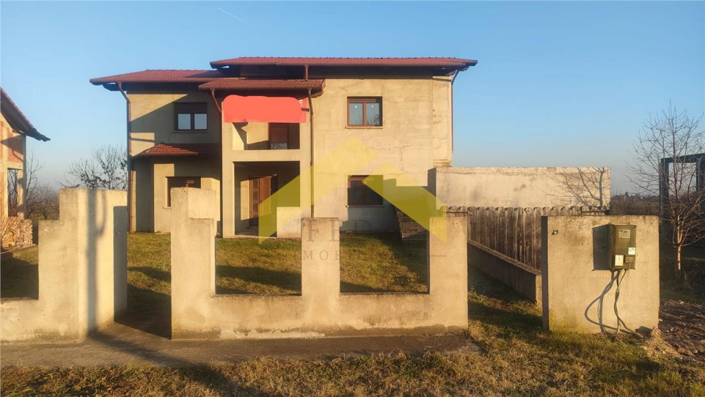 Casa la gri de localitatea Zimand Nou