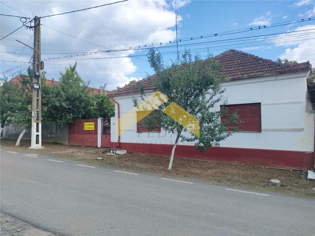 Casa 3 camere de in sat Ghioroc, judetul Arad