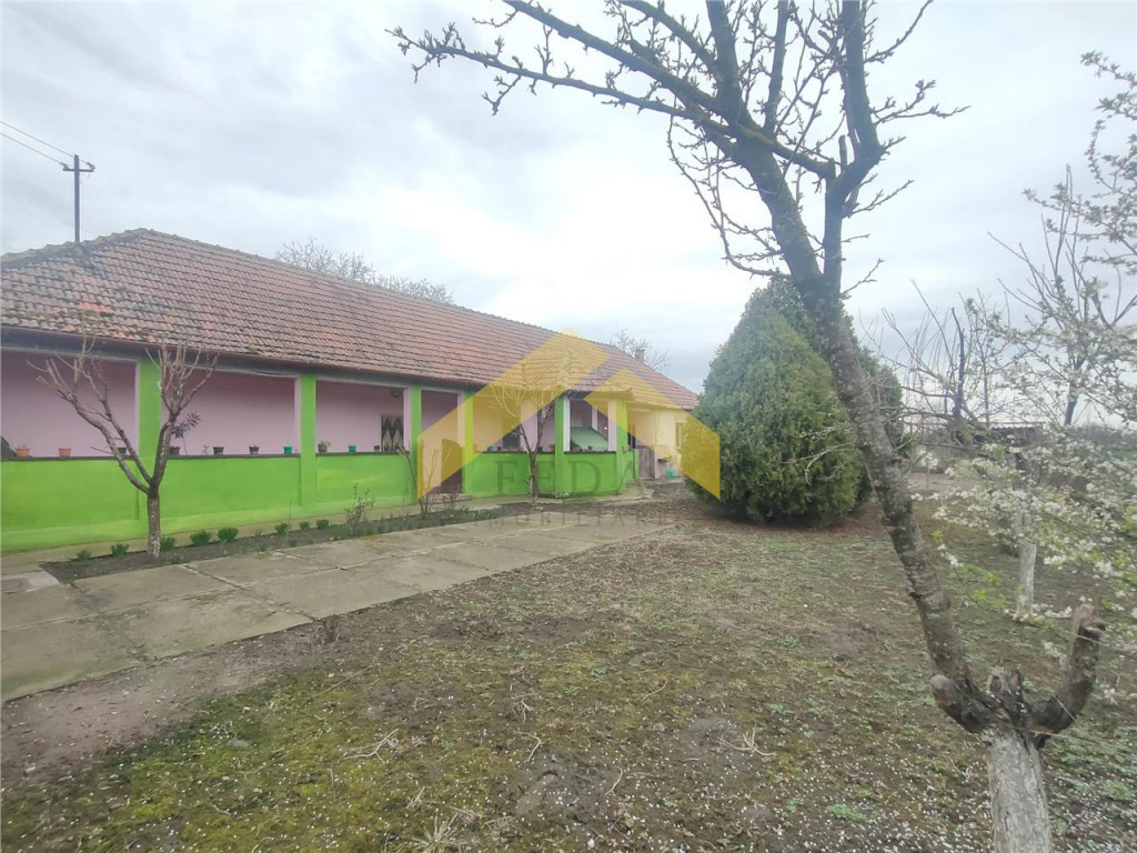 Casa de in localitatea Iratosu