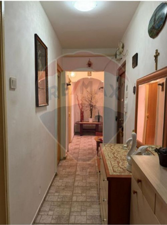 Apartament spațios și primitor – 2 camere, etaj 2 –...