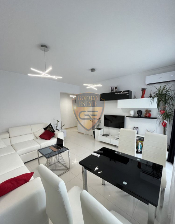 3 Cam, Tomis Plus, Parcare Inclusă, Boxa La Subsol