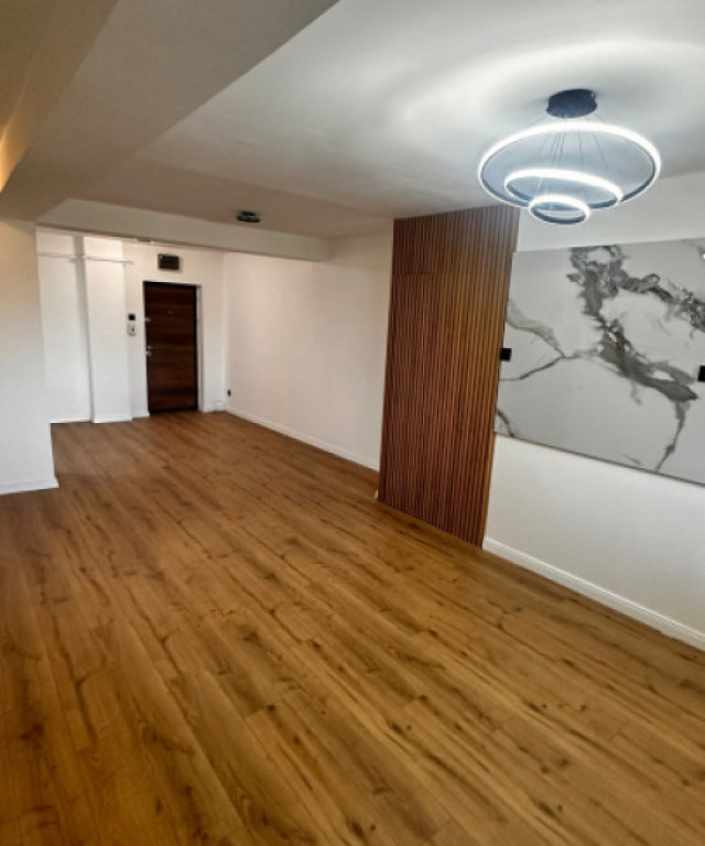 Apartament 3 camere decomandat, 73 mp, Promenada Mall