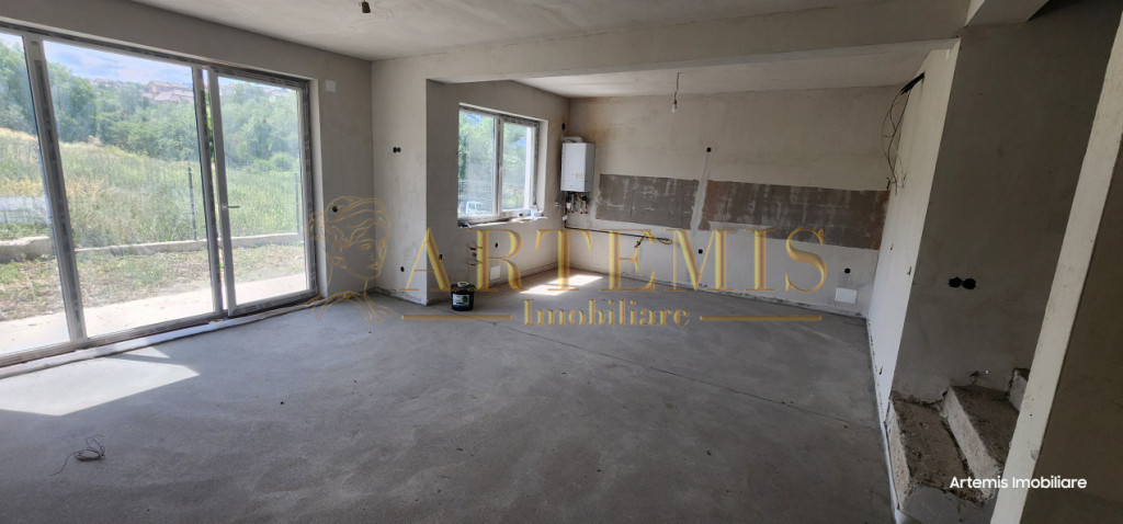 Duplex, 5 camere, 119,5 mp., teren 196 mp., Dezmir