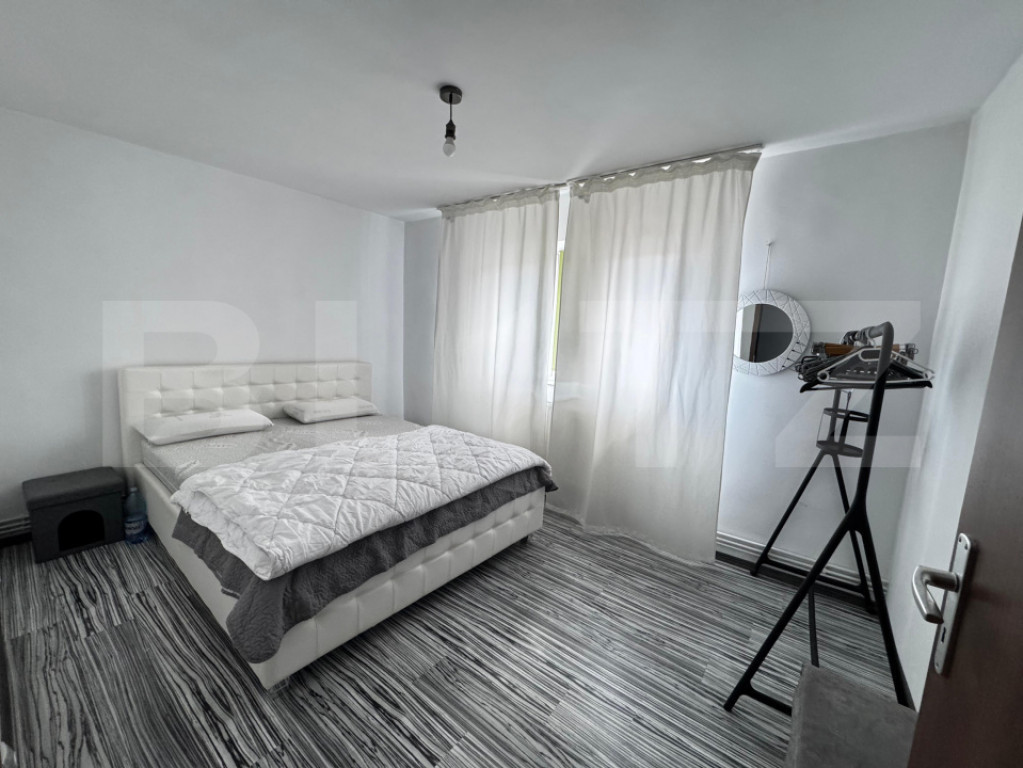 Apartament de vanzare, cu 2 camere, zona Cetate - Piata