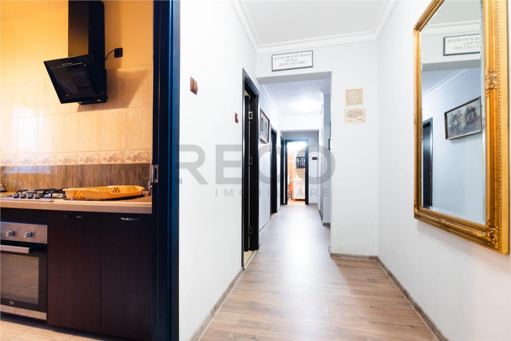 RECO Apartament 4 camere, la pret de 3 camere, decomandat, Z