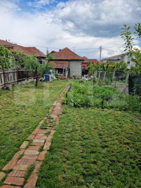 Proprietate de vanzare, cu 2 camere, 46 mp, zona Dambul Rotu