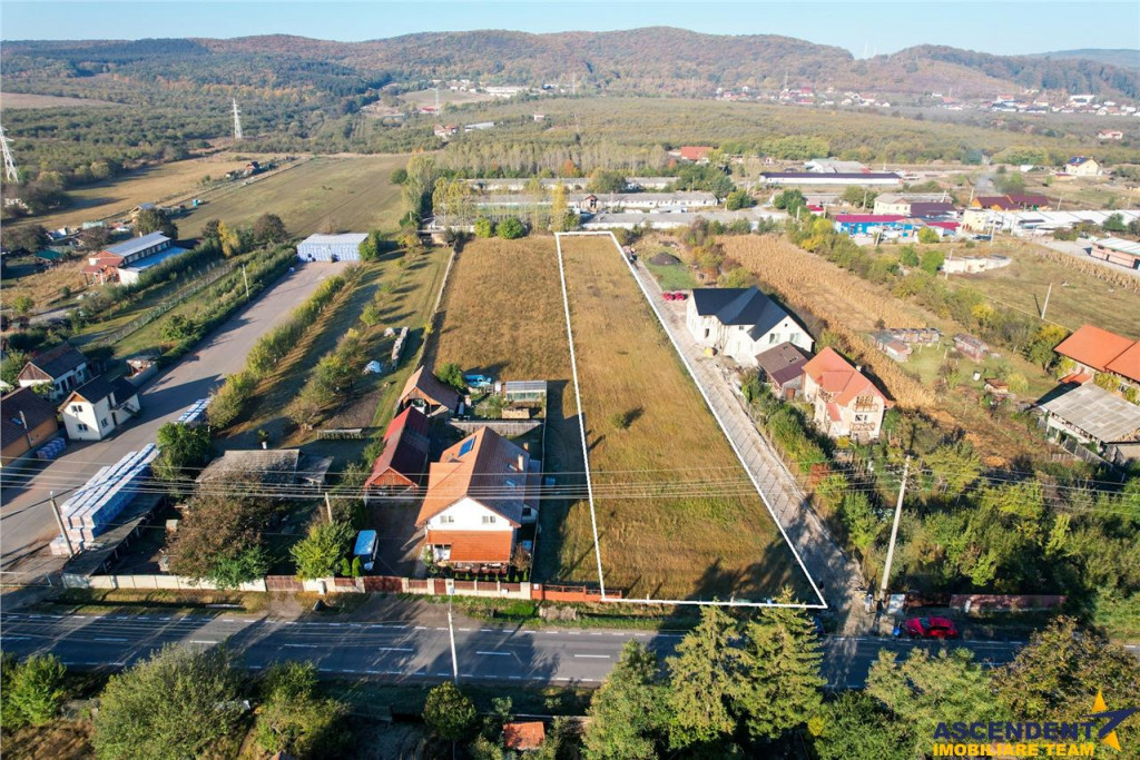 Teren intravilan, pe 3.800 mp, cu vedere frumoasa, Sfantu G