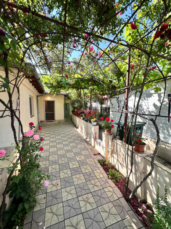 Casă spațioasă în Ovidiu