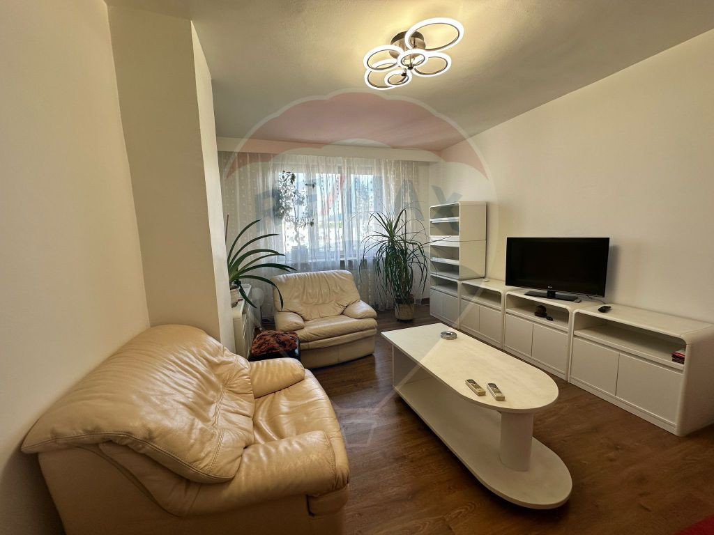 Apartament 3 camere de inchiriat de la 01.09