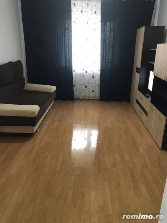 1 camera in zona Dacia