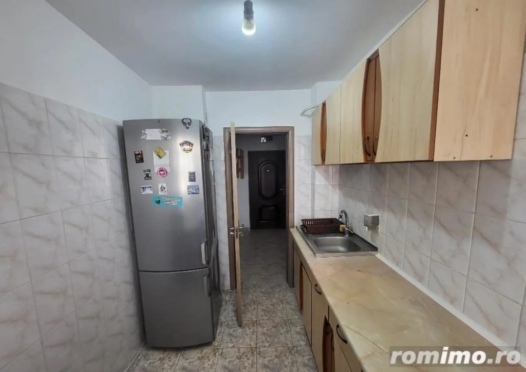 1 camera in zona Garii