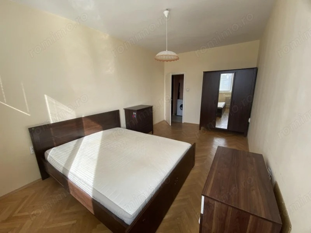 2 camera in zona Steaua