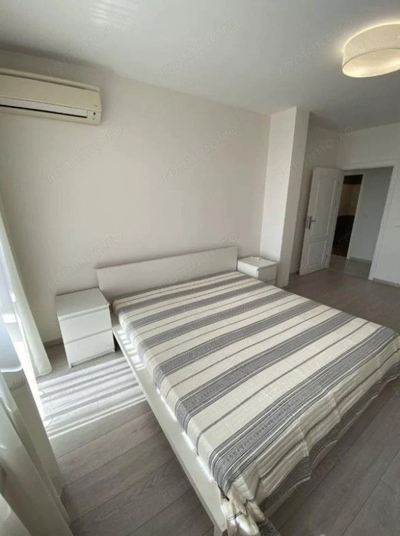 1 camera in zona Dacia