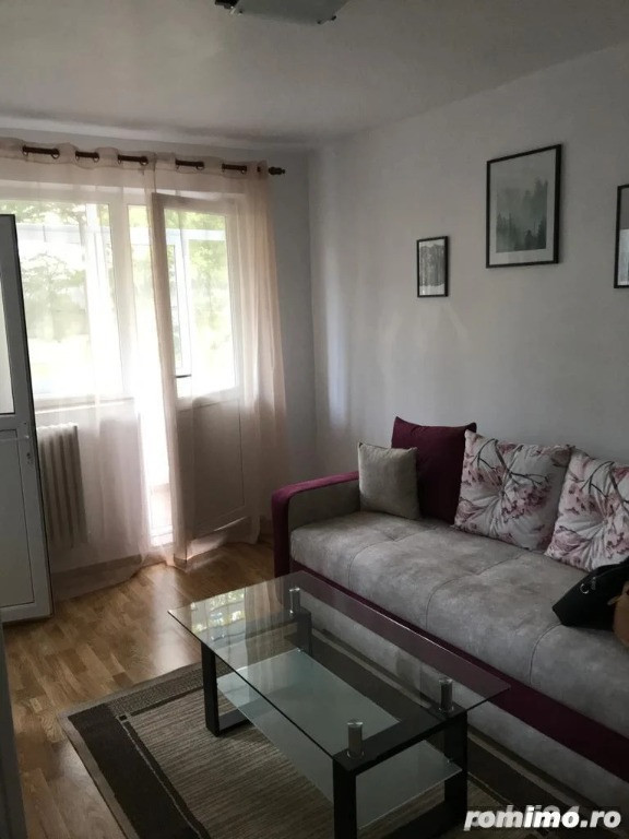 1 camera in zona Medicinei