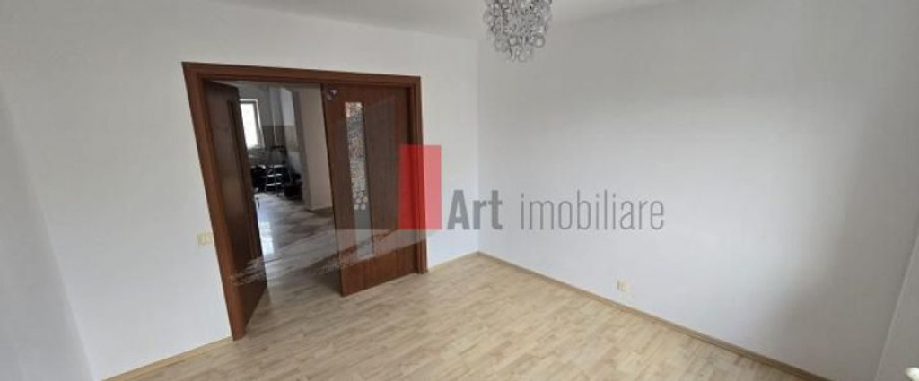 APARTAMENT 4 CAMERE SEBASTIAN