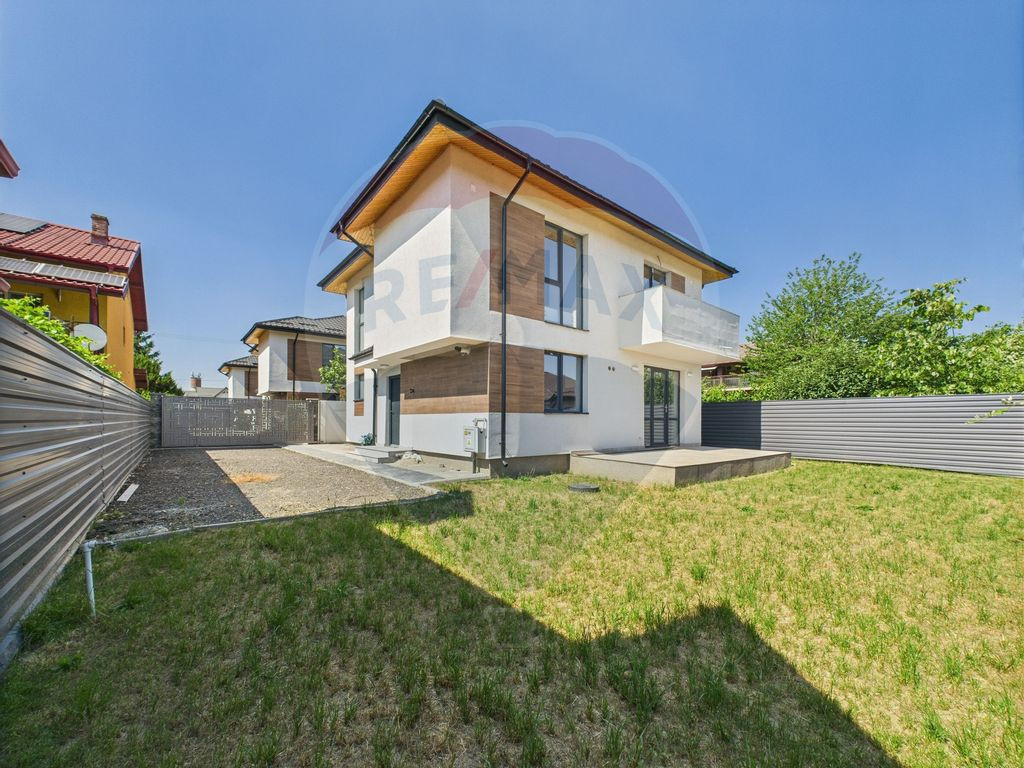 Casă / Vilă P+1 cu 4 camere de vânzare