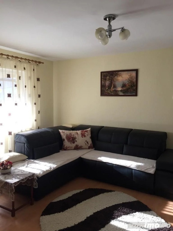 1 camera in zona Medicinei