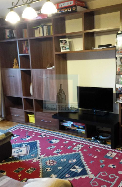 De vanzare apartament 4 camere/ zona Tractorul