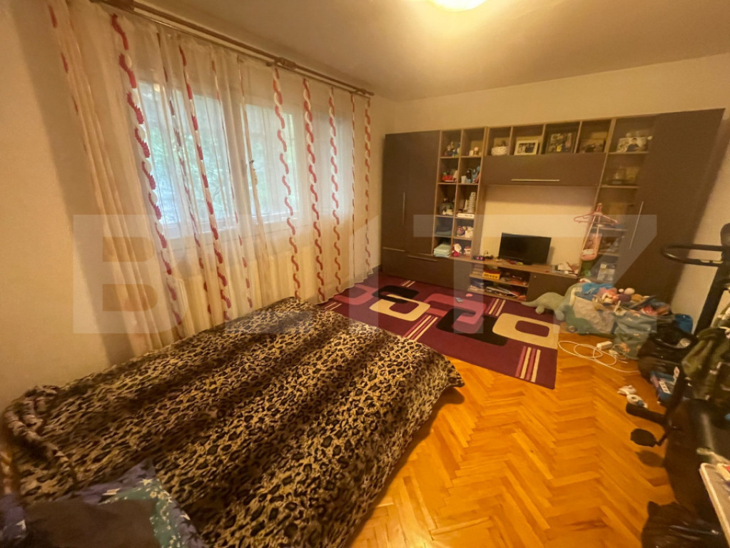 Apartament de vanzare, cu 4 camere, etaj 1, 81 mp, zona Disp