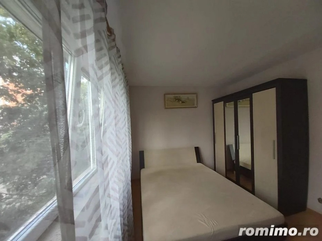 1 camera in zona Dacia