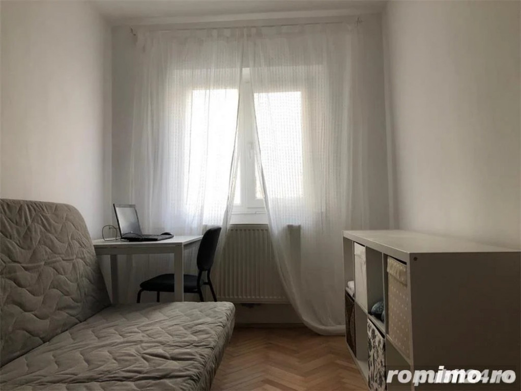 1 camera in zona Sagului