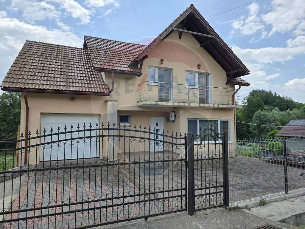 Casă / Vilă cu 7 camere de vânzare
