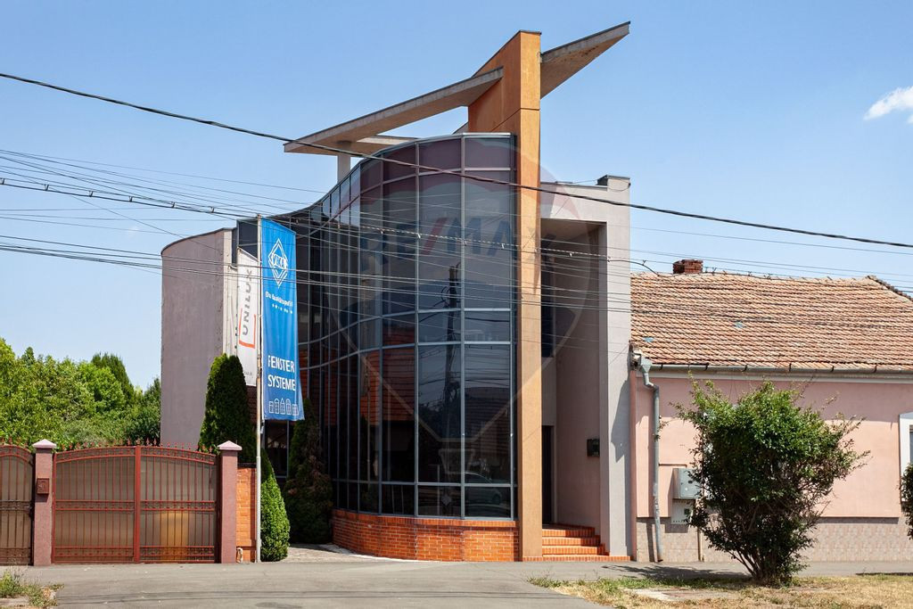 Clădire de birouri Micalaca pe principală, vad si vizib...