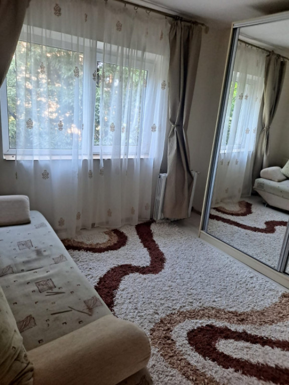 Apartament 2 camere zona Poarta 6