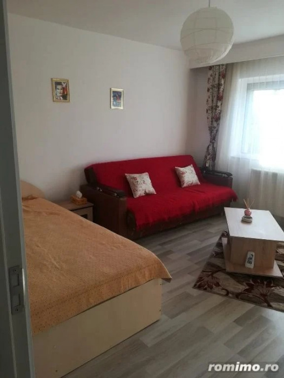 1 camera in zona Girocului