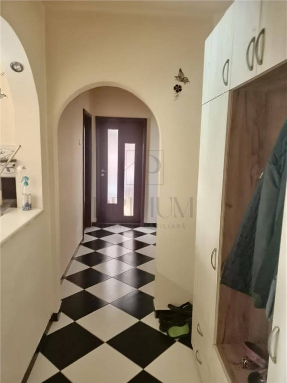 ARADULUI - Bloc Izolat - 4 Camere - 2 bai - PARTER - Central